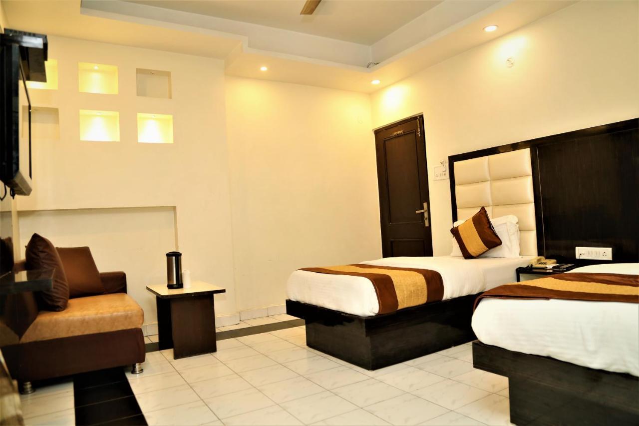 Hotel Suzi International, Near New Delhi Station Exterior photo
